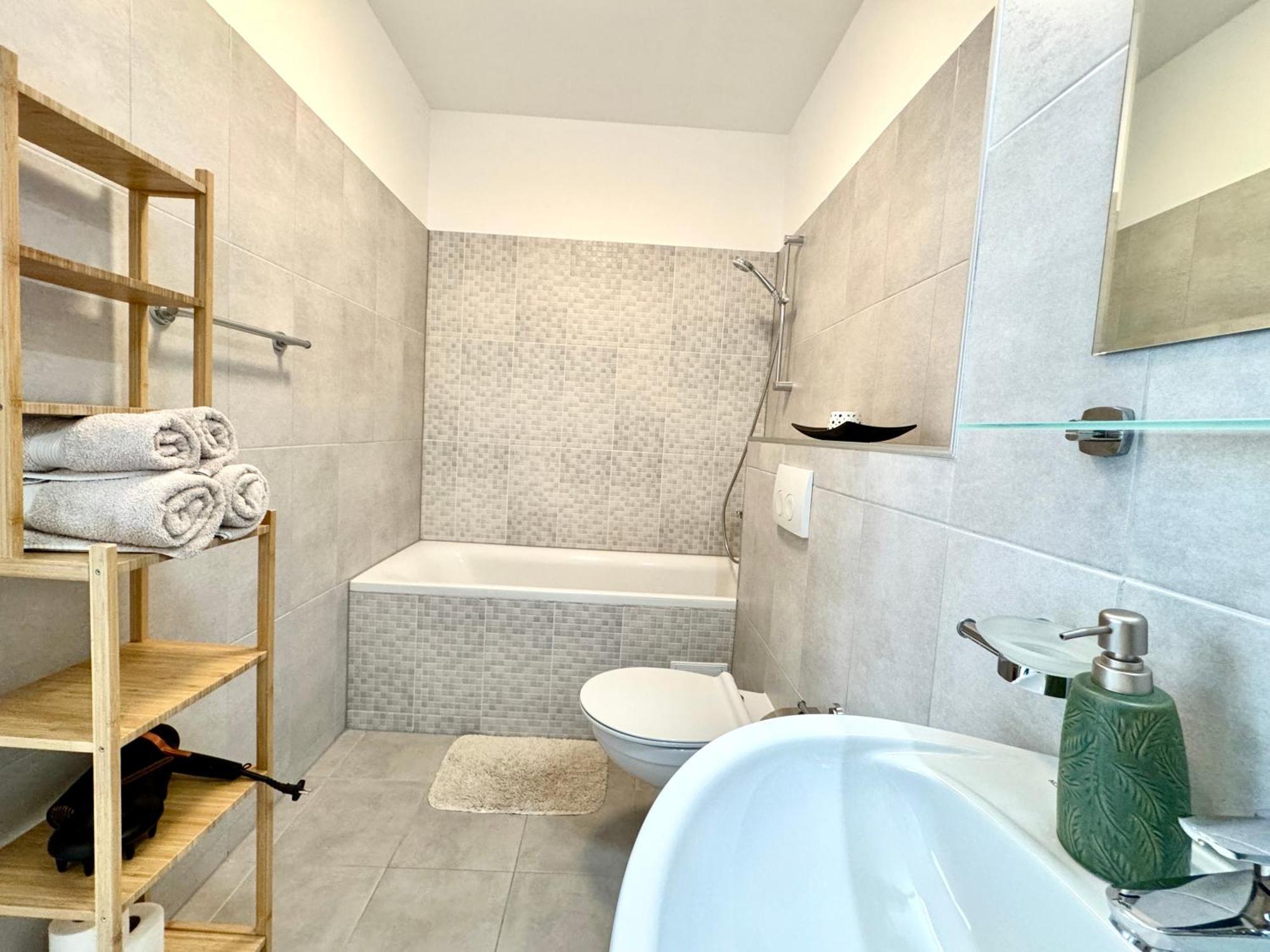 Luca'S Forest Apartment Тімішоара Екстер'єр фото