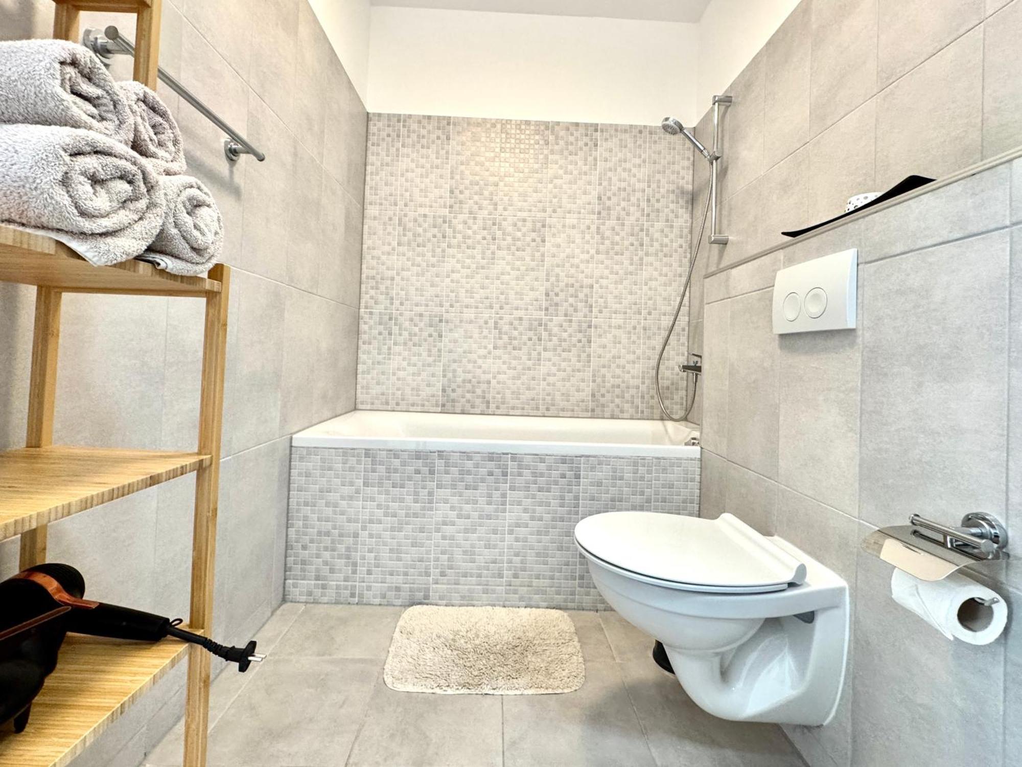 Luca'S Forest Apartment Тімішоара Екстер'єр фото